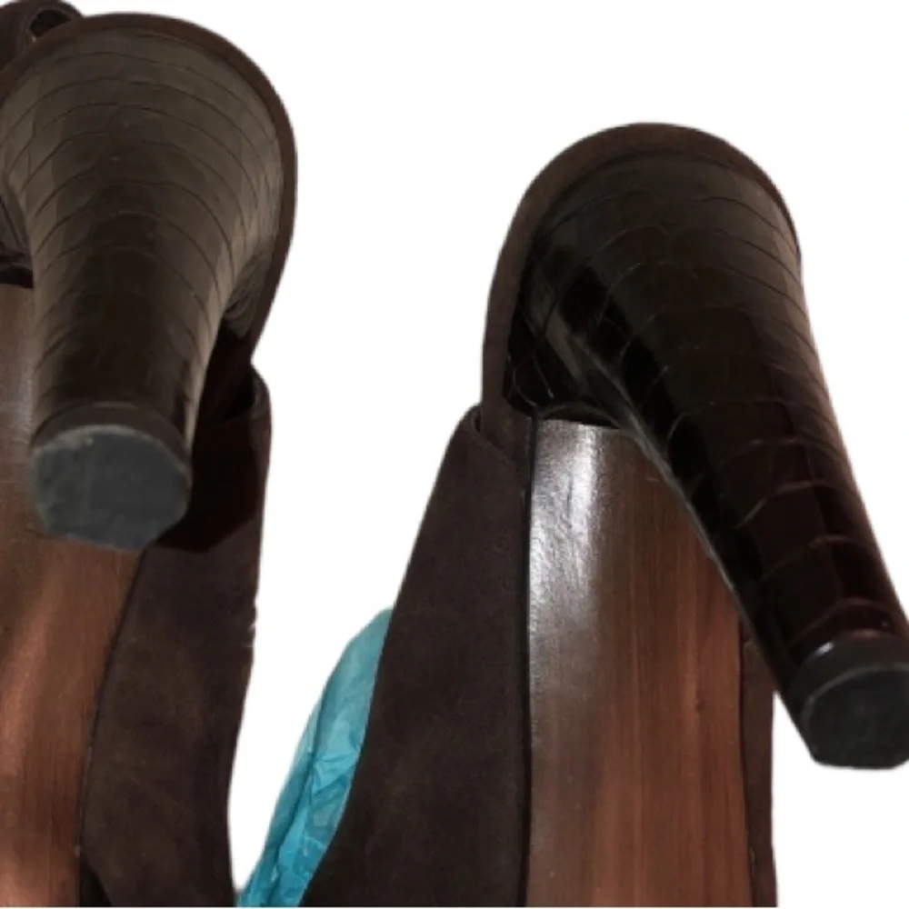 Stuart Weitzman  size 10 brown suede peep toe platform slingback